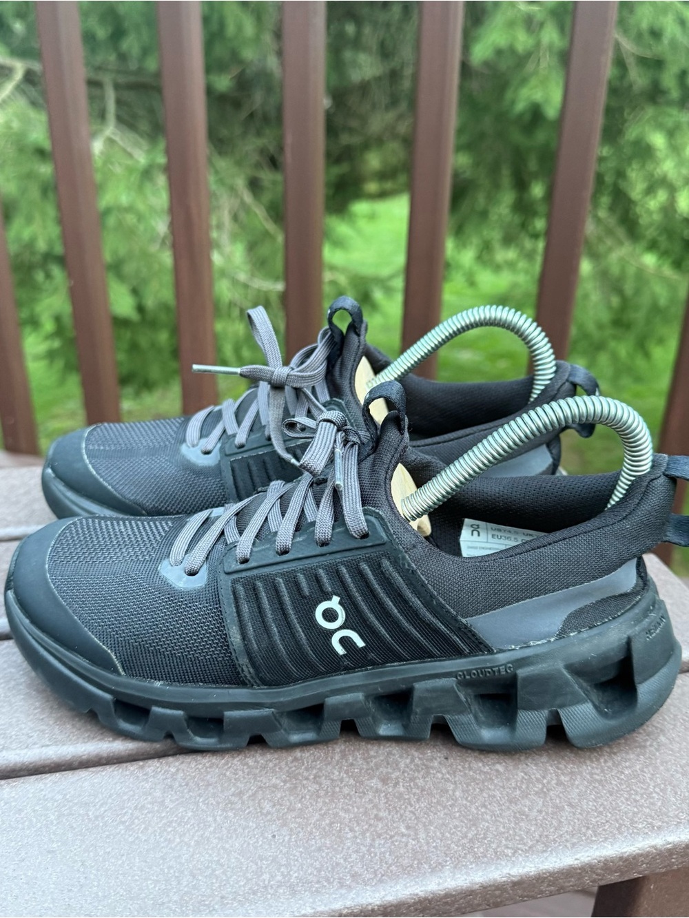 On Running On Clouds Kids Cloudtec Black Athletic Running Sneakers Size 4.5